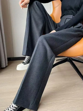Pantalones casuales de Emilorina