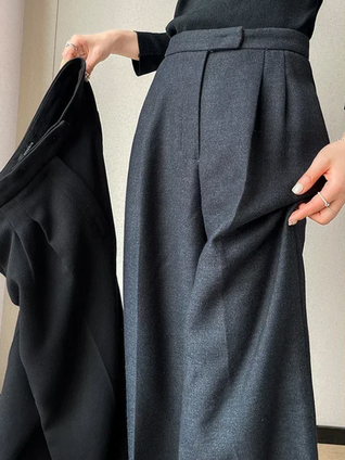 Pantalones casuales de Emilorina